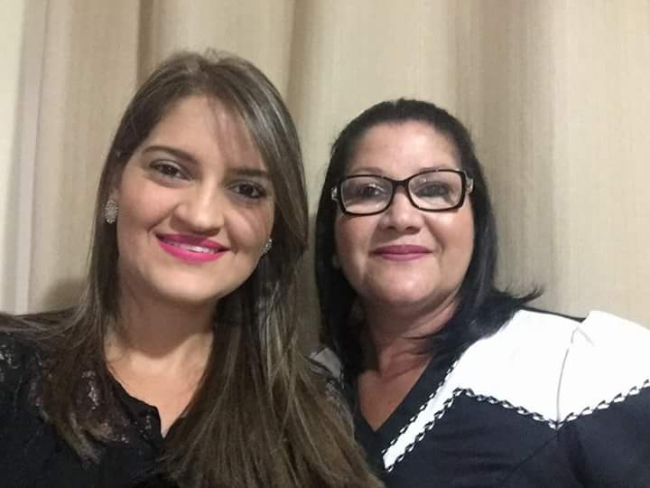 Professora Waléria de Oliveira e sua mãe, Wuelta de Oliveira.