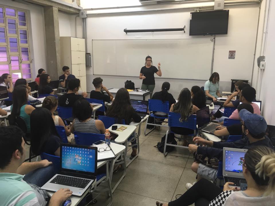 Amanda Gonçalves, do Consórcio GT1 + EMAB, durante treinamento no Câmpus Goiânia