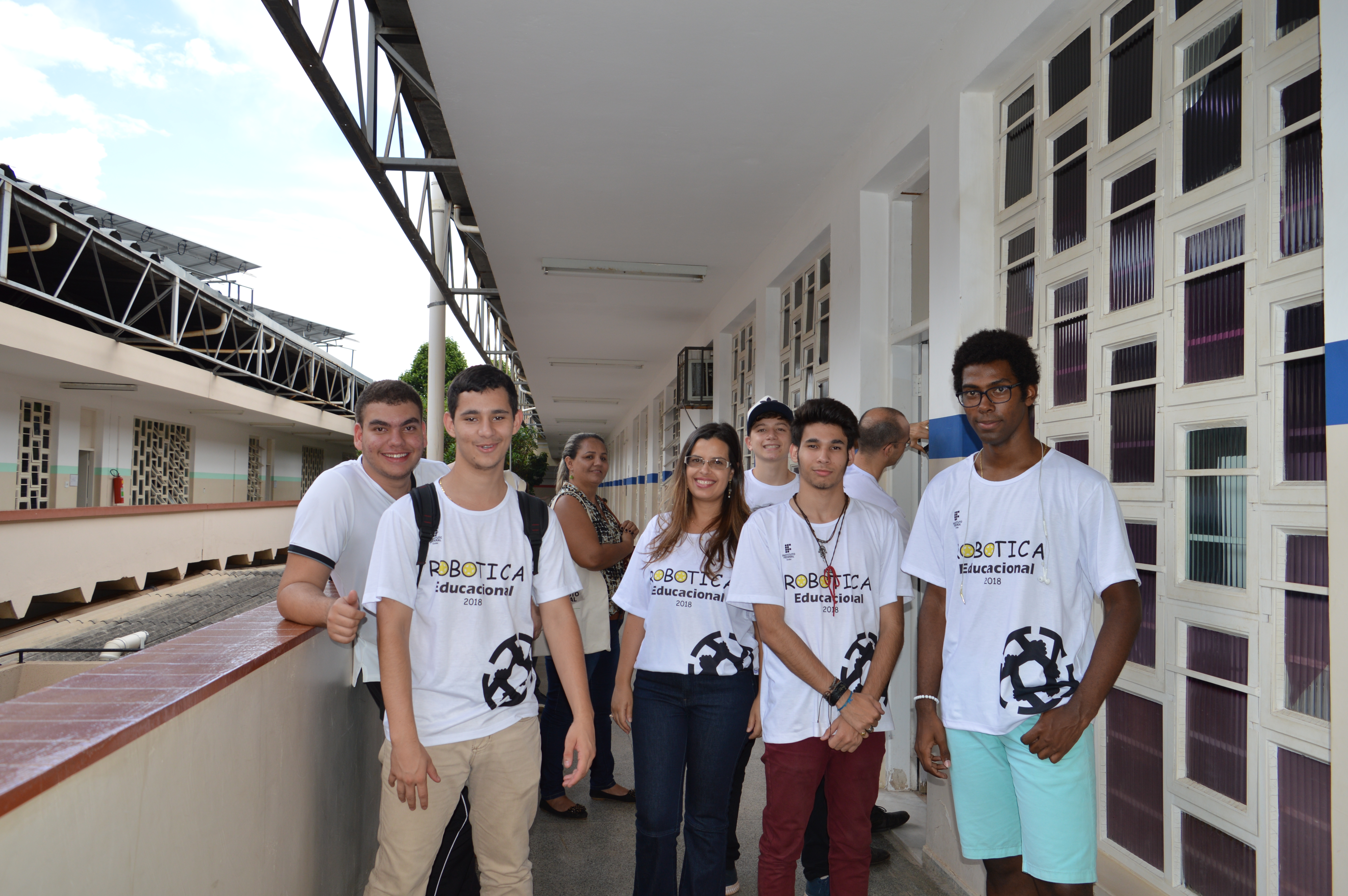 Equipe de estagiários voluntários formada por alunos dos cursos da área de tecnologia do Câmpus Goiânia