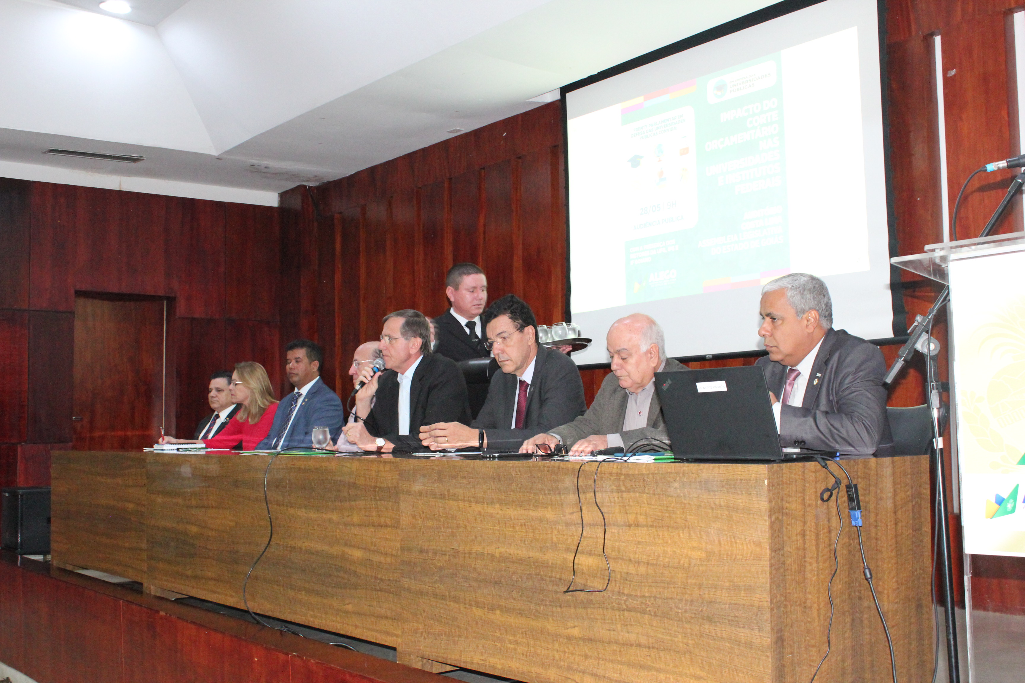 Mesa-diretiva em audiência em defesa da educação Mesa-diretiva em audiência em defesa da educação