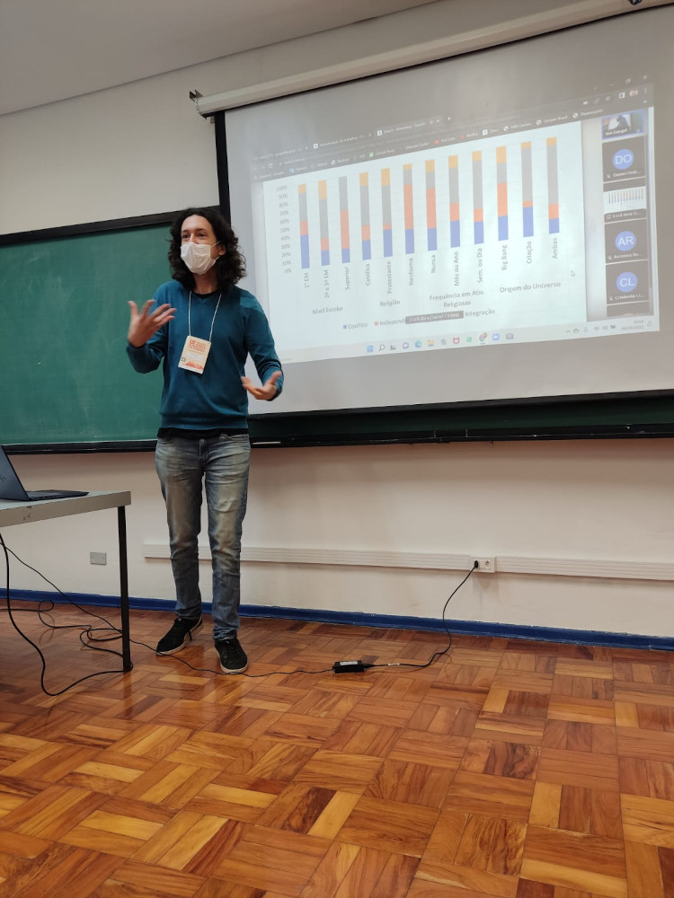 Pesquisa Professor de Física, Daniel Ordine, apresenta trabalho conjunto na Universidade de São Paulo