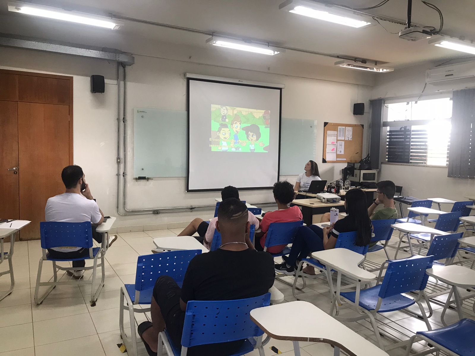 Palestra "Aprender a sentir", com a psicóloga Lívia Larios Palestra "Aprender a sentir", com a psicóloga Lívia Larios
