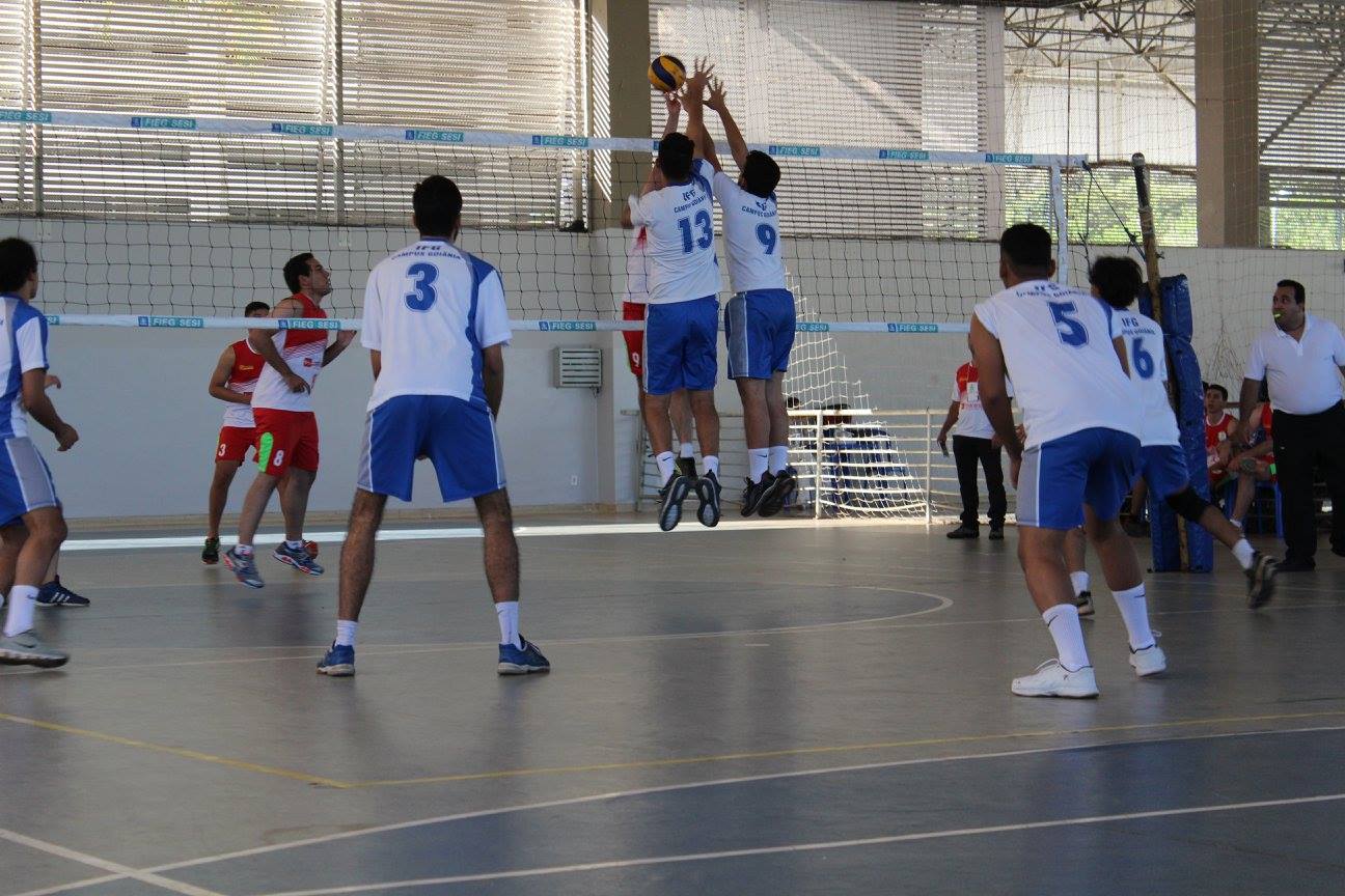 Equipes do vôlei de quadra masculino e feminino  do Câmpus Goiânia venceram as partidas da segunda etapa do JIF Goiás.