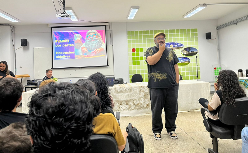 Diretor de Ensino Técnico na Reitoria do IF Goiano, professor Rogério Justino, na palestra de abertura das comemorações pelos dez anos de implantação do curso de Pedagogia Bilíngue do IFG Diretor de Ensino Técnico na Reitoria do IF Goiano, professor Rogério Justino, na palestra de abertura das comemorações pelos dez anos de implantação do curso de Pedagogia Bilíngue do IFG