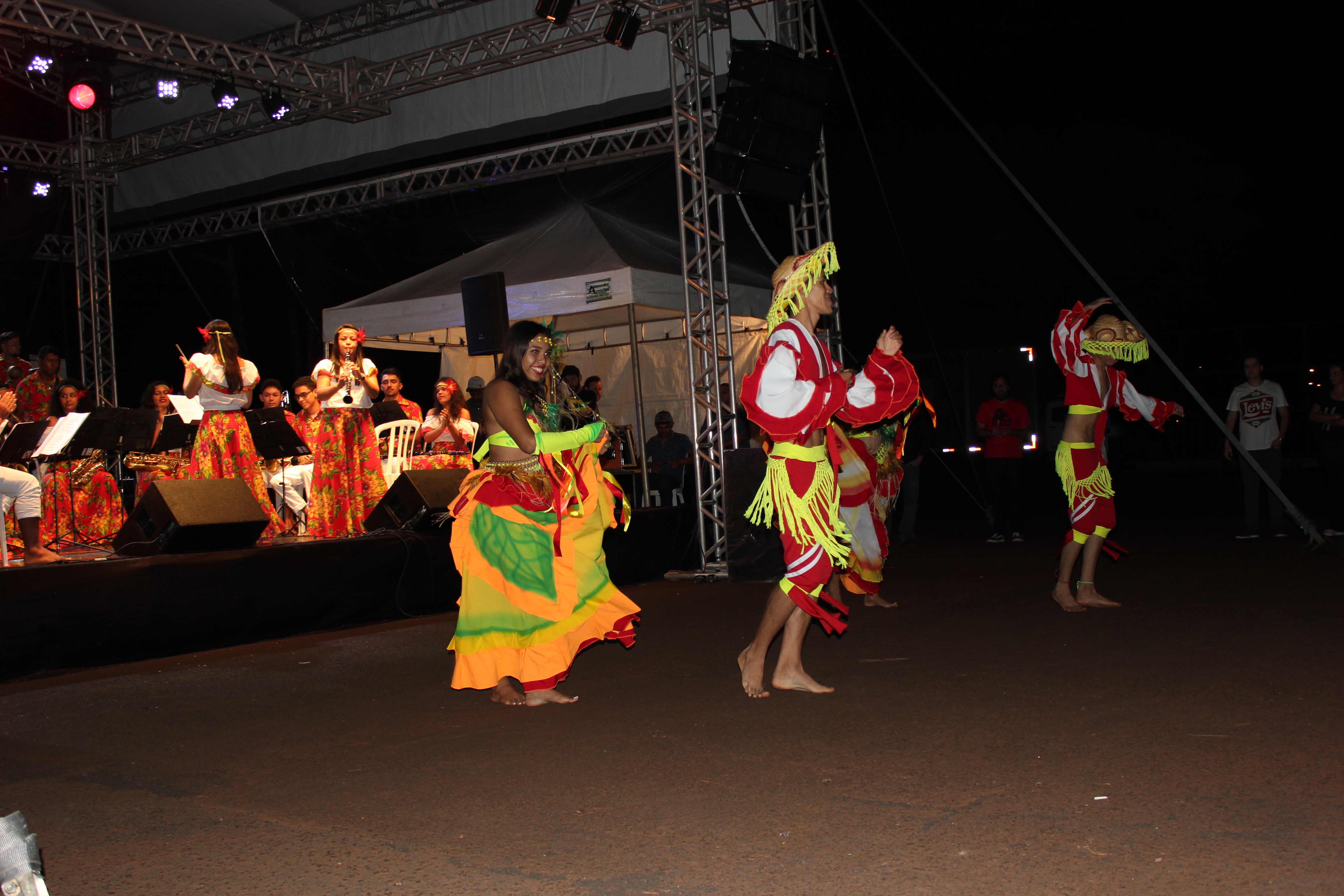 Também na noite de quarta-feira, a Roda de Carimbó, do Instituto Federal do Pará, animou o público.