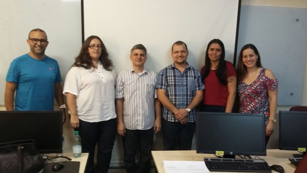 Estudantes e professores realizam pesquisa sobre impactos no Ribeirão Anicuns.