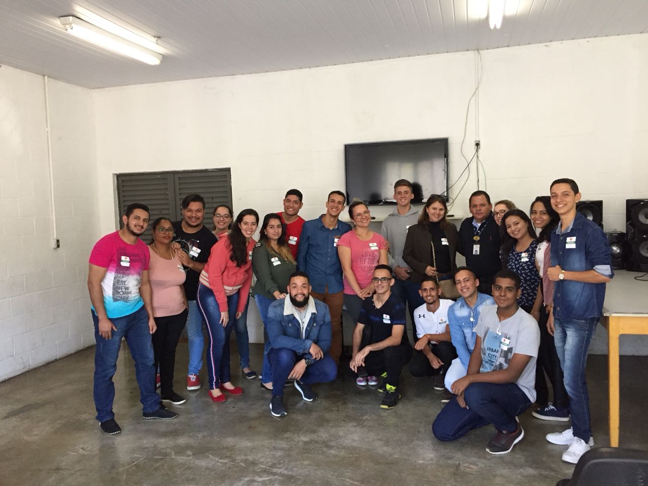 Alunos de Logística em visita a centro de distribuição do Bretas