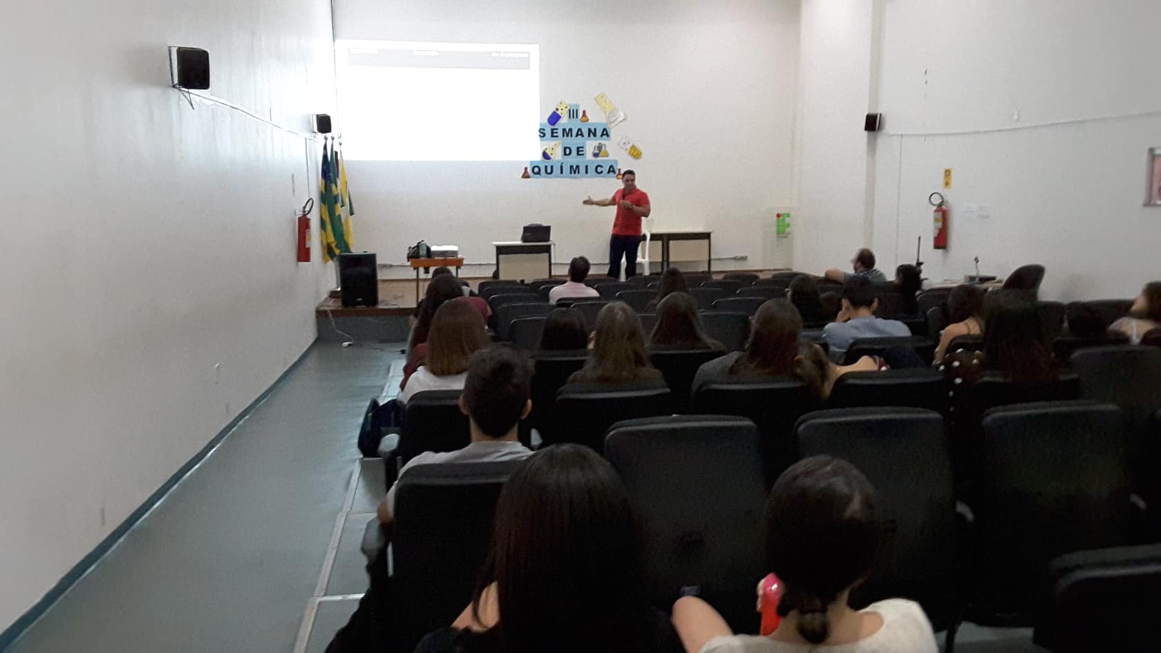 Palestra do professor Dicson Danillo Souza. imagem sem descrição.
