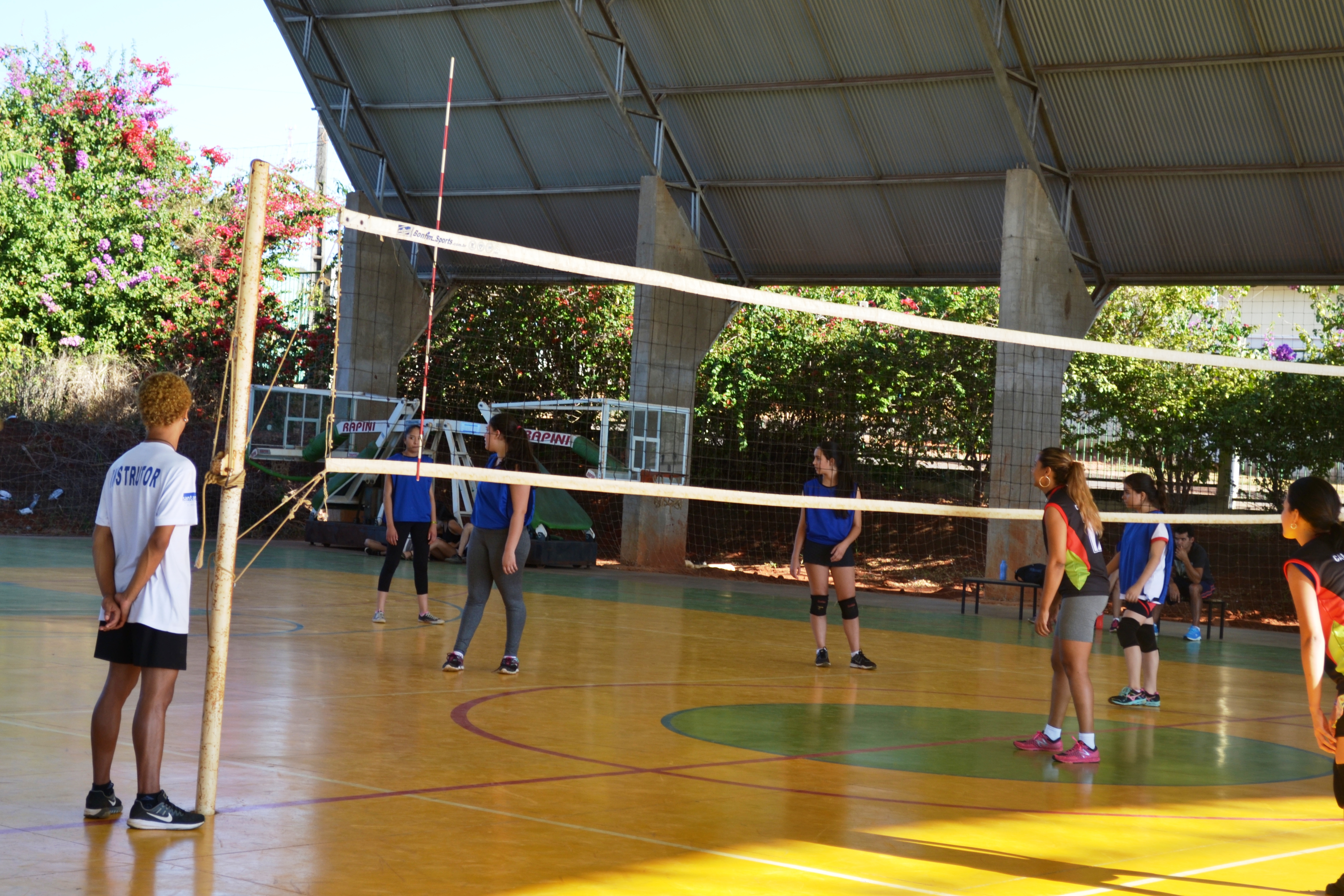 Partida de vôlei feminino na tarde desta quinta-feira