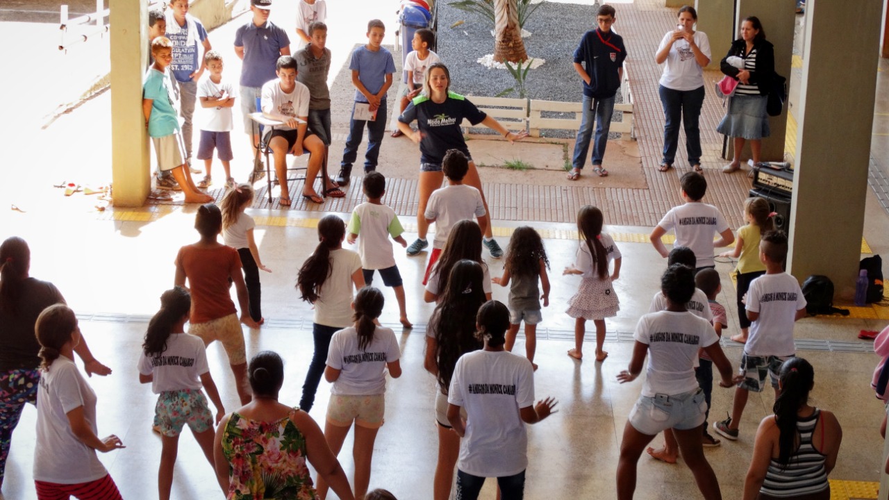 Aula de ginástica durante o Dia D da Saúde Aula de ginástica durante o Dia D da Saúde