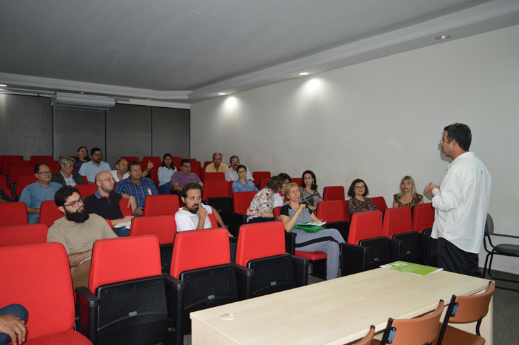 Coordenadores durante curso sobre processos de aproveitamento de disciplina Coordenadores durante curso sobre processos de aproveitamento de disciplina