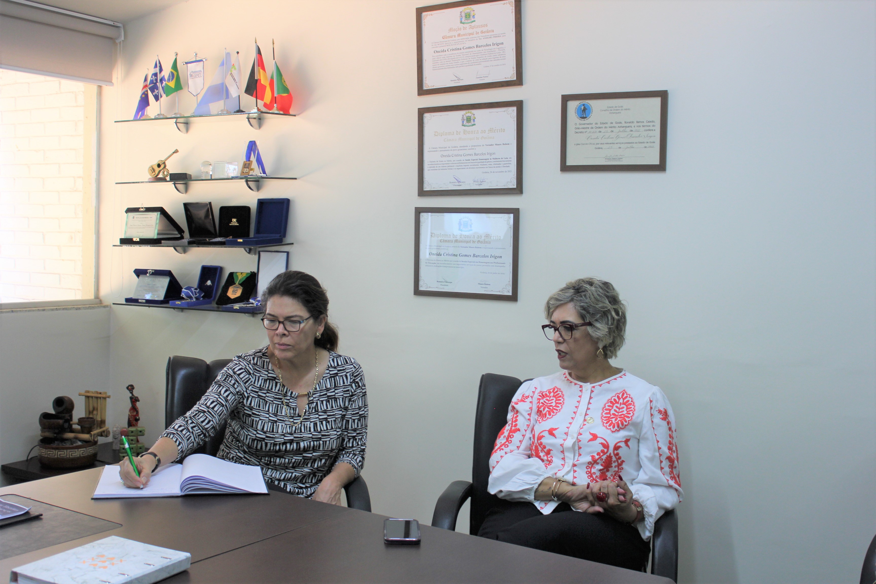 Reunião ocorreu no Gabinete da Reitora