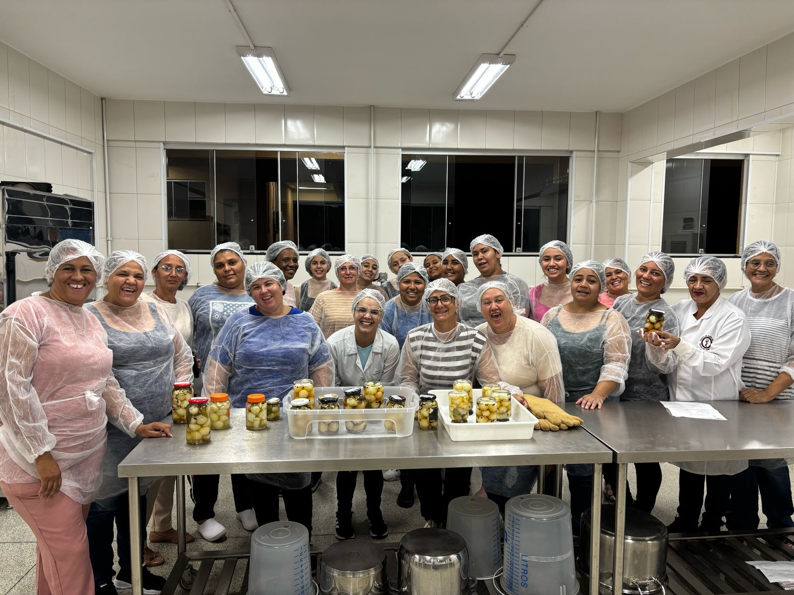 Alunas do curso de Preparação de Doces e Conservas, do Programa Mulheres Mil, no Câmpus Inhumas