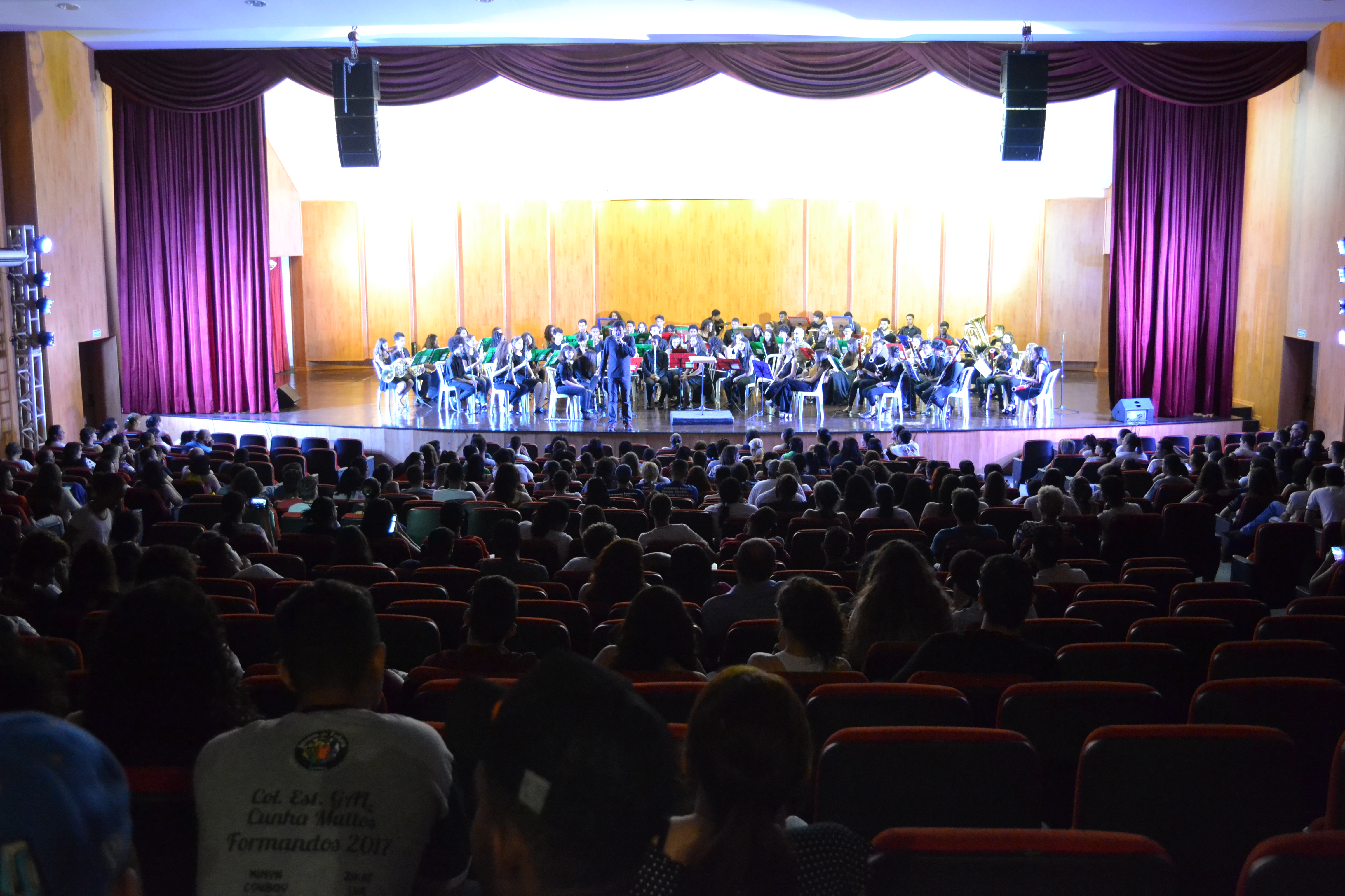 Apresentação da Banda Nilo Peçanha, formada por alunos do Câmpus Goiânia, ontem à noite, no Teatro Municipal de Itumbiara