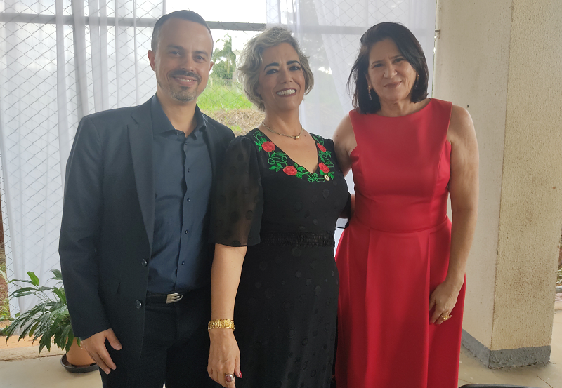 Diretor-geral do Câmpus Aparecida de Goiânia, Eduardo de Carvalho Rezende; reitora do IFG, Oneida Cristina Gomes Barcelos Irigon; e superintendente Municipal de Ensino de Aparecida de Goiânia, Idelma Maria de Oliveira Silva, que esteve representando o prefeito Vilmar Mariano na comemoração do aniversário do IFG Aparecida Diretor-geral do Câmpus Aparecida de Goiânia, Eduardo de Carvalho Rezende; reitora do IFG, Oneida Cristina Gomes Barcelos Irigon; e superintendente Municipal de Ensino de Aparecida de Goiânia, Idelma Maria de Oliveira Silva, que esteve representando o prefeito Vilmar Mariano na comemoração do aniversário do IFG Aparecida Diretor-geral do Câmpus Aparecida de Goiânia, Eduardo de Carvalho Rezende; reitora do IFG, Oneida Cristina Gomes Barcelos Irigon; e superintendente Municipal de Ensino de Aparecida de Goiânia, Idelma Maria de Oliveira Silva, que esteve representando o prefeito Vilmar Mariano na comemoração do aniversário do IFG Aparecida Diretor-geral do Câmpus Aparecida de Goiânia, Eduardo de Carvalho Rezende; reitora do IFG, Oneida Cristina Gomes Barcelos Irigon; e superintendente Municipal de Ensino de Aparecida de Goiânia, Idelma Maria de Oliveira Silva, que esteve representando o prefeito Vilmar Mariano na comemoração do aniversário do IFG Aparecida