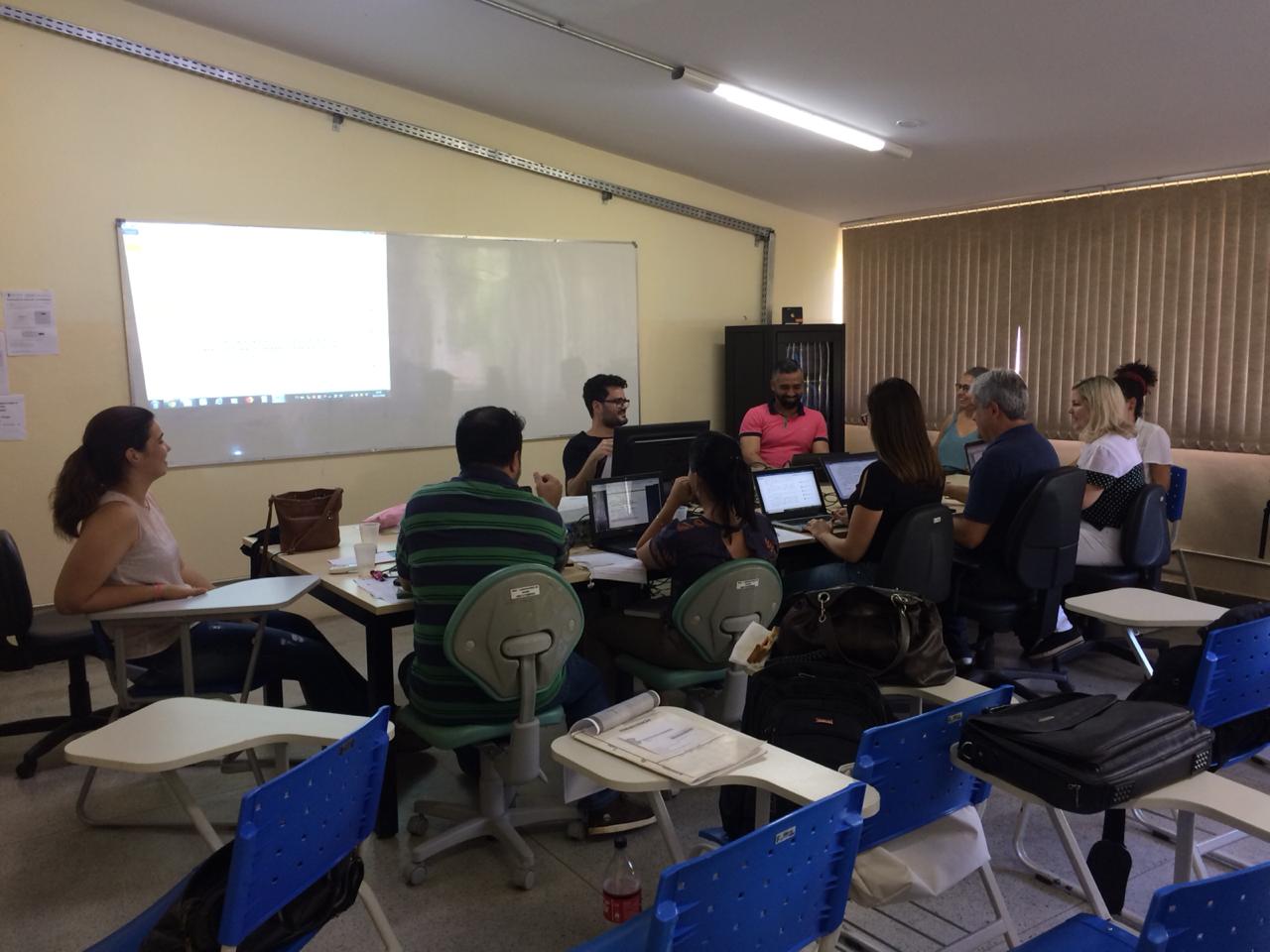 Membros da CCS durante a última reunião do grupo realizada no Câmpus Goiânia Oeste