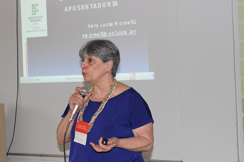 A psicóloga Vera Morselli proferiu a palestra "Envelhecimento e Aposentadoria" e destacou que não se pode atrelar uma coisa à outra