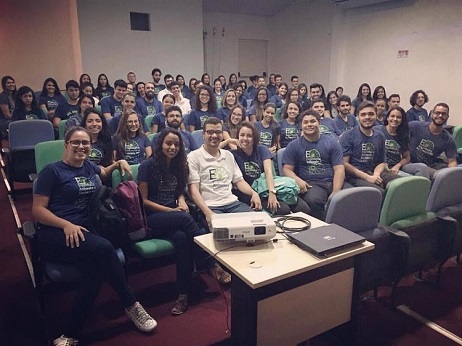 Estudantes de Engenharia Ambiental e Sanitária posaram para foto antes da reunião com avaliadores do MEC/Inep, nos dias 22 a 25 de março.