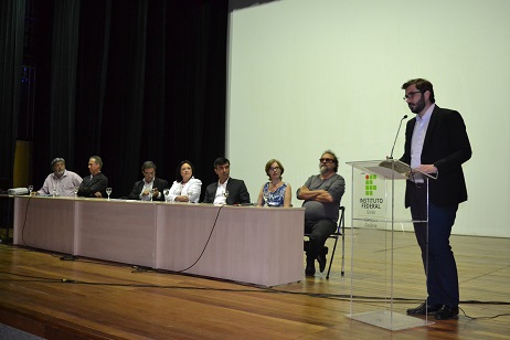 Presidente da Funasa, Rodrigo Sérgio, faz discurso